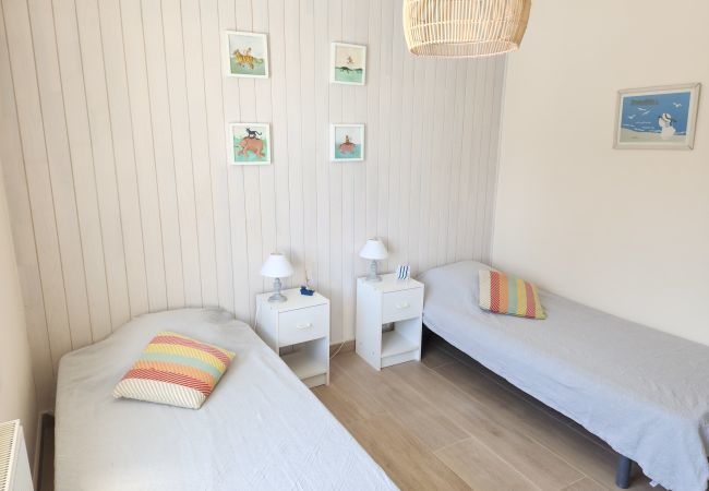 House in Andernos-les-Bains - House for 6 with swimming pool  House in Andernos-les-Bains - House for 6 with swimming pool