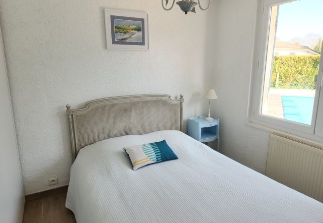 House in Andernos-les-Bains - House for 6 with swimming pool  House in Andernos-les-Bains - House for 6 with swimming pool