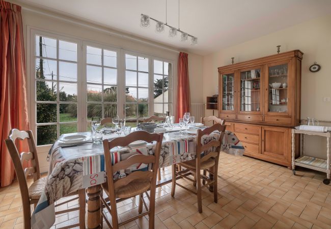 House in Préfailles - 400m from the beach, Pointe St Gildas, house for 6