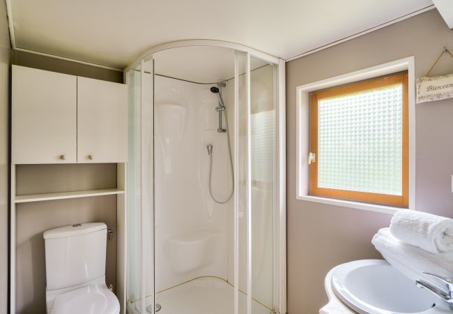 Chalet in Loctudy - 800m from the beach, quiet chalet for 4 Chalet in Loctudy - 800m from the beach, quiet chalet for 4