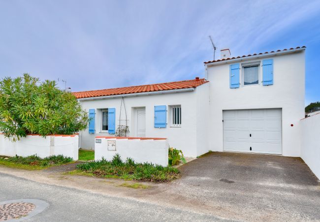 House in L'Epine - L'épine - Garden view - 3 Bedrooms - 900m beach House in L'Epine - L'épine - Garden view - 3 Bedrooms - 900m beach