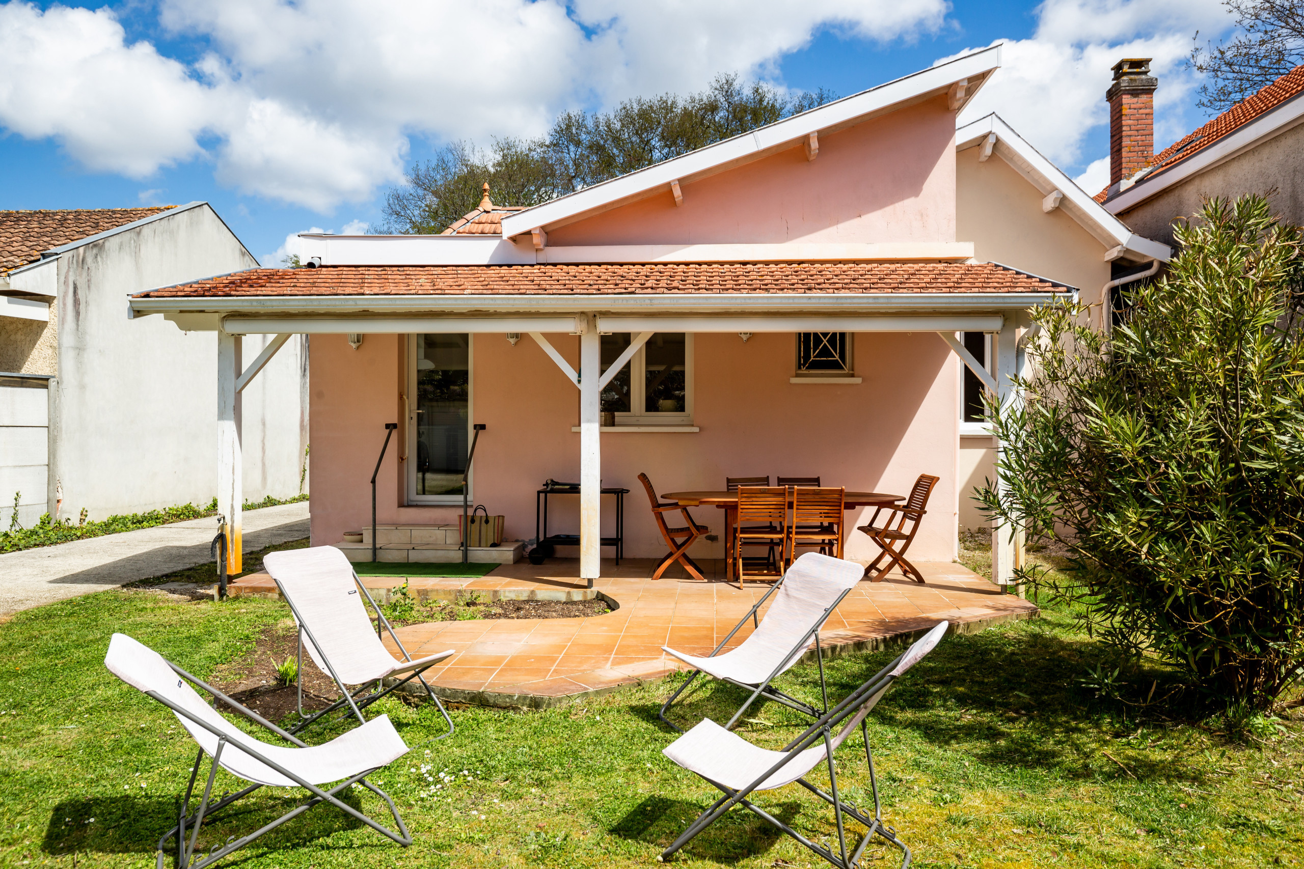  in Andernos-les-Bains - 250 m from the beach - House with garden for 4