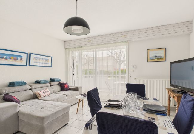 Apartment in Saint-Gilles-Croix-de-Vie - Between beach and port: Apartment for 4 Apartment in Saint-Gilles-Croix-de-Vie - Between beach and port: Apartment for 4