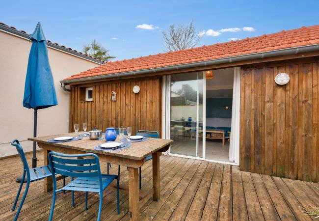 Chalet in Lanton - 2km from beaches- Bay of Arcachon- Chalet for 2