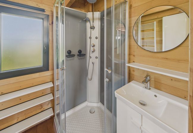 Chalet in Penmarch - 650m Ster beach, chalet - terrace for 4 Chalet in Penmarch - 650m Ster beach, chalet - terrace for 4