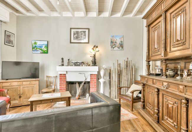 House in Andernos-les-Bains - 150m from Betey Beach, house for 6 House in Andernos-les-Bains - 150m from Betey Beach, house for 6