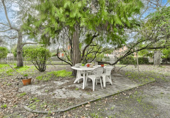 House in Andernos-les-Bains - 150m from Betey Beach, house for 6 House in Andernos-les-Bains - 150m from Betey Beach, house for 6