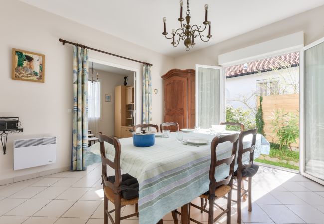 House in Andernos-les-Bains - A peaceful stopover for 4 in Andernos-les-Bains House in Andernos-les-Bains - A peaceful stopover for 4 in Andernos-les-Bains