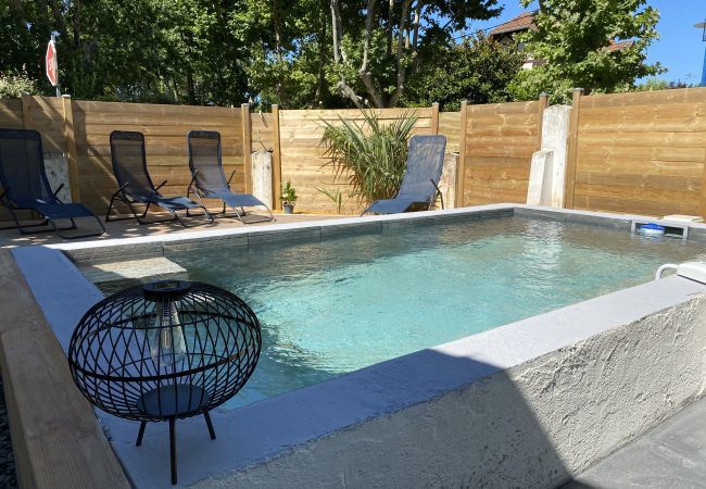 House in Andernos-les-Bains - 350m from Betey's beach- House for 9 with a pool House in Andernos-les-Bains - 350m from Betey's beach- House for 9 with a pool