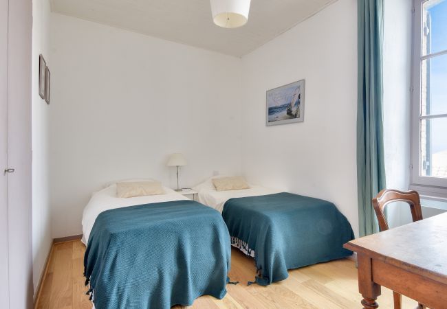 House in Noirmoutier-en-l´Ile - Noirmoutier - 200m market - 8 adults - 4 kids House in Noirmoutier-en-l´Ile - Noirmoutier - 200m market - 8 adults - 4 kids