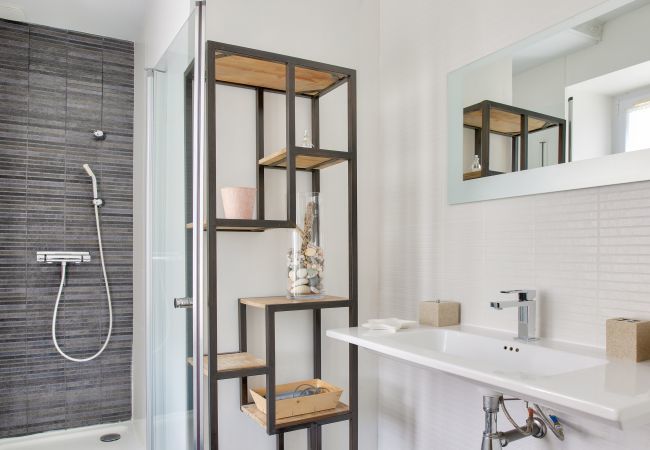 House in Fouesnant - Large house for 8 in Beg Meil, Fouesnant House in Fouesnant - Large house for 8 in Beg Meil, Fouesnant