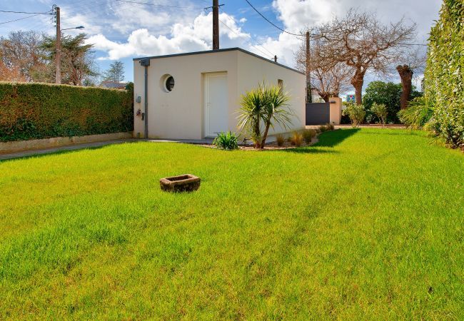 House in Fouesnant - Large house for 8 in Beg Meil, Fouesnant House in Fouesnant - Large house for 8 in Beg Meil, Fouesnant