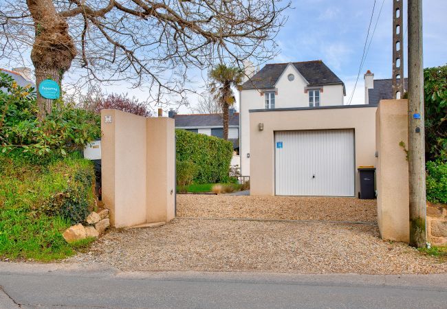 House in Fouesnant - Large house for 8 in Beg Meil, Fouesnant House in Fouesnant - Large house for 8 in Beg Meil, Fouesnant
