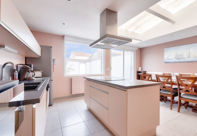 House in Les Sables-d´Olonne - House for 8 – Les Sables – 950m from beach House in Les Sables-d´Olonne - House for 8 – Les Sables – 950m from beach