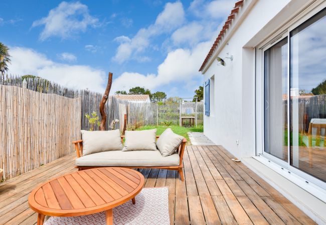 House in Barbâtre - House for 4 - garden - 600m from the beach House in Barbâtre - House for 4 - garden - 600m from the beach