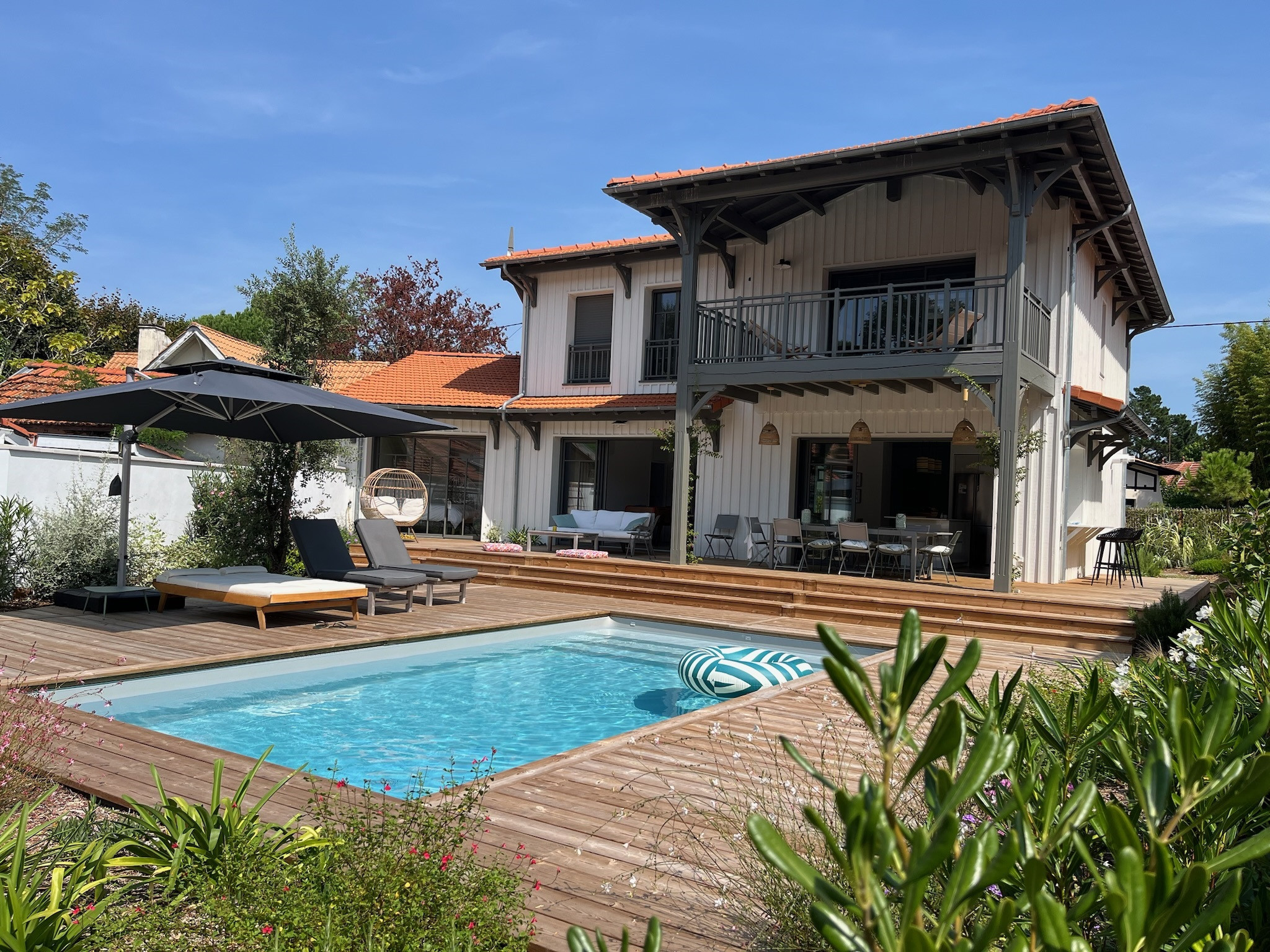  in Andernos-les-Bains - Spacious Villa under the pines andpool