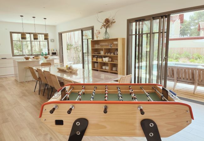 House in Andernos-les-Bains - Spacious Villa under the pines andpool House in Andernos-les-Bains - Spacious Villa under the pines andpool