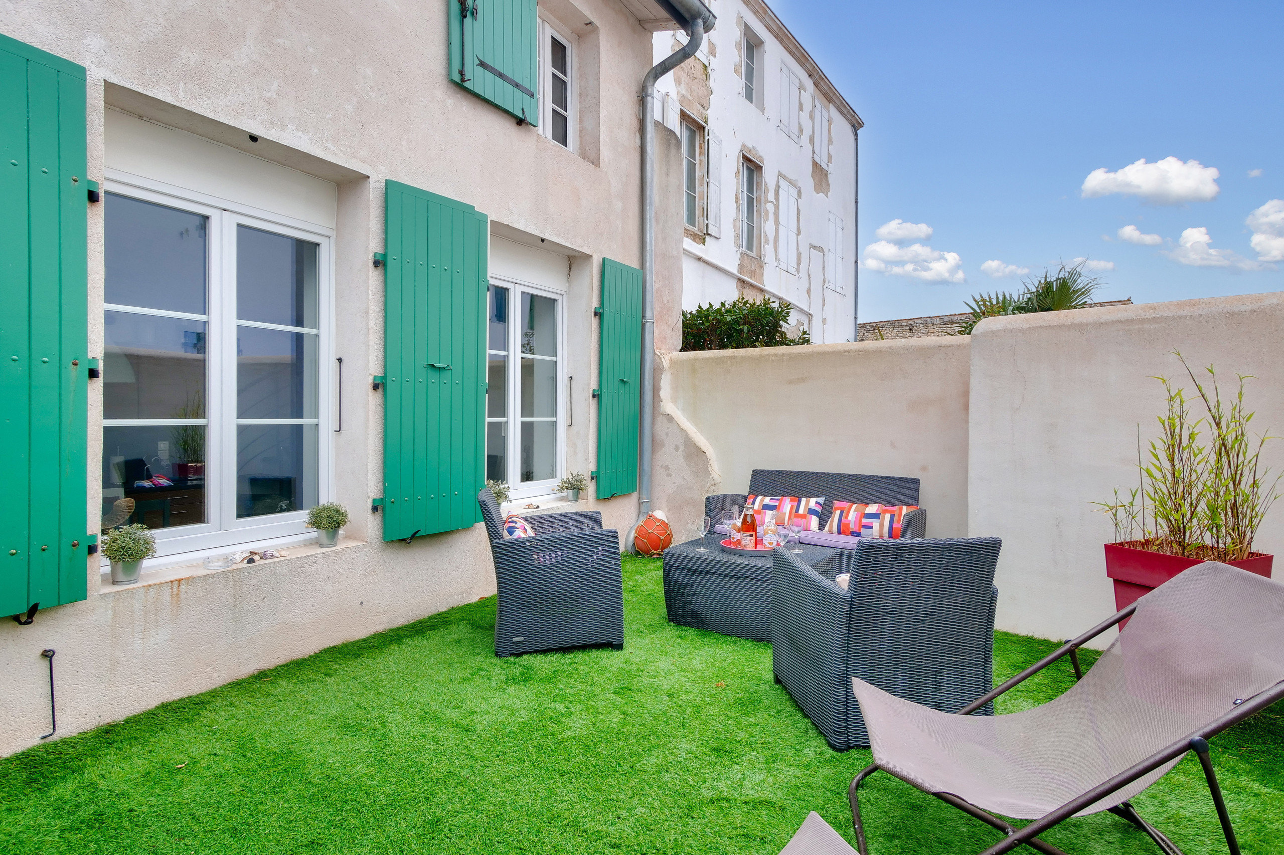  in Saint-Martin-de-Ré - With terrace near the Port of St-Martin-de-Ré