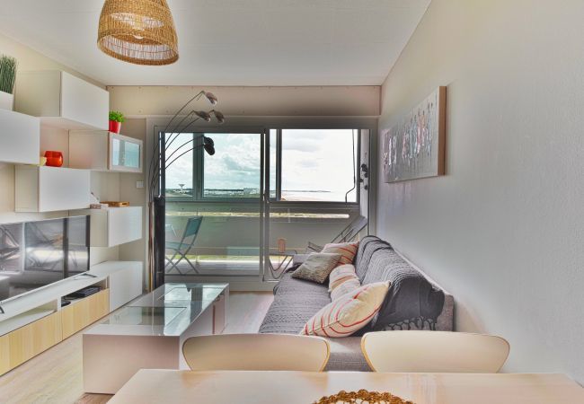 Apartment in St. Hilaire de Riez - Flat for 4, sea view and right on the water Apartment in St. Hilaire de Riez - Flat for 4, sea view and right on the water