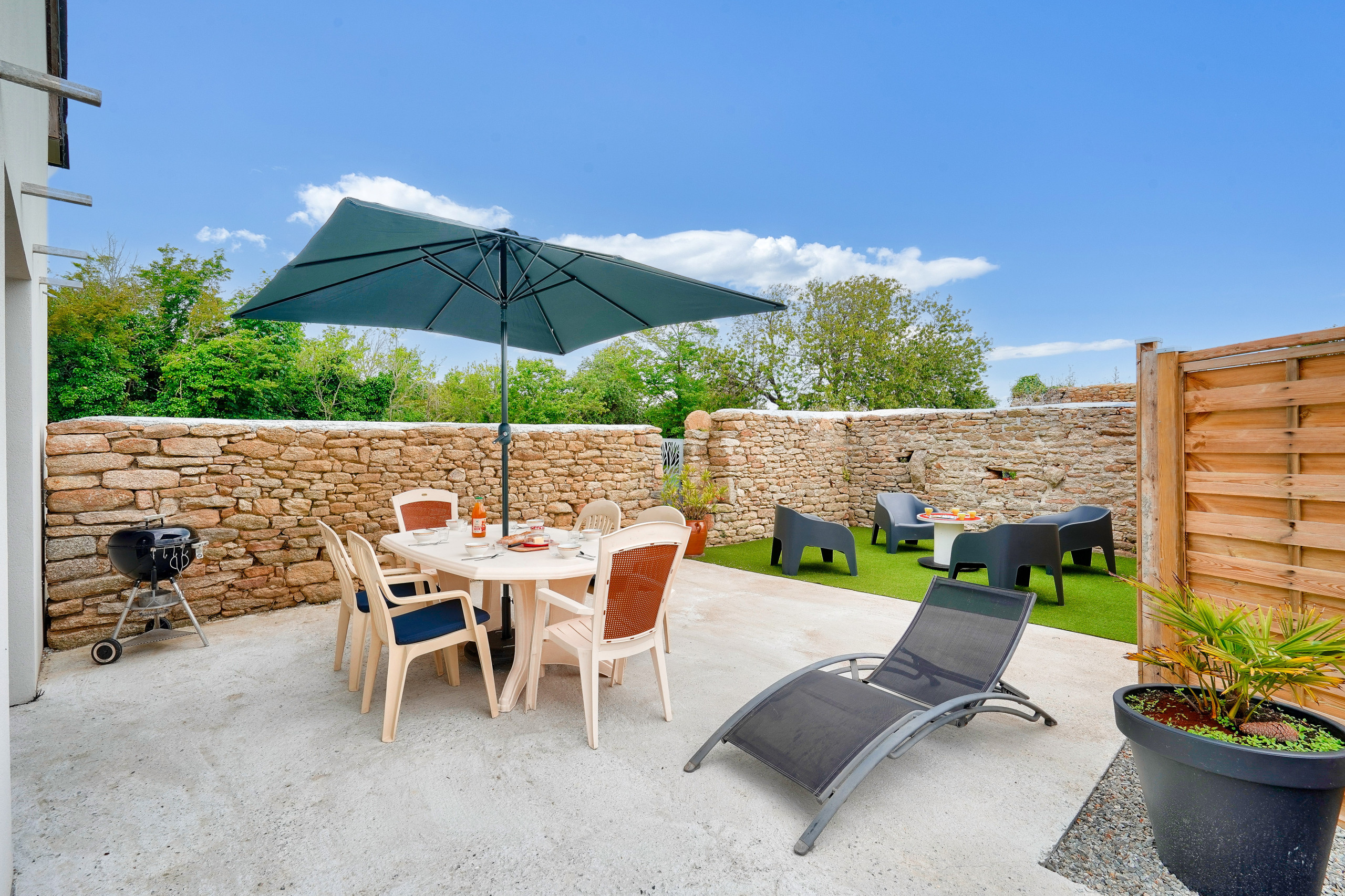  in Plomeur - Beaches La Torche and Le Ster: House for 6- Surf