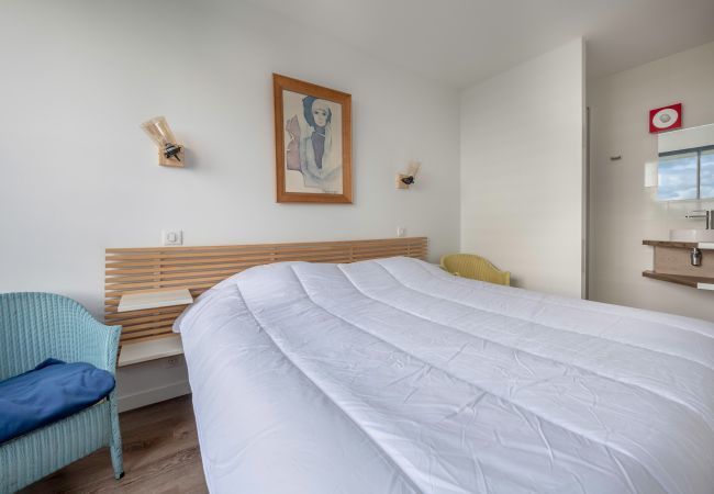 Apartment in La Baule-Escoublac - Flat for 6 with sea view 40m from the beach  Apartment in La Baule-Escoublac - Flat for 6 with sea view 40m from the beach