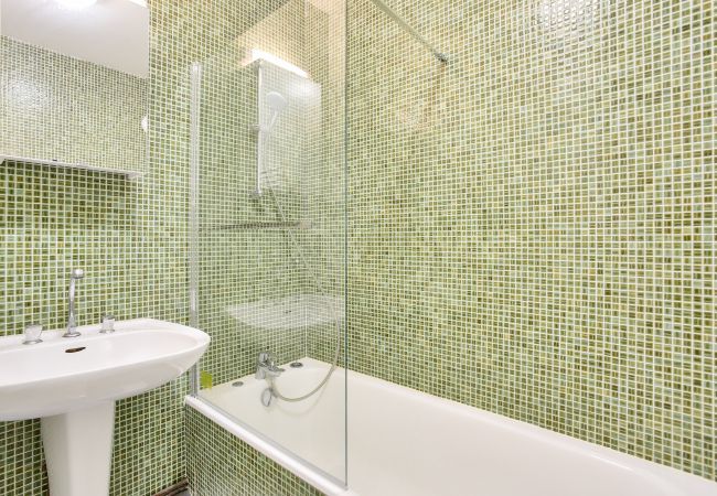 Apartment in Dinard - close to the market and the large beach at l'Ecluse Apartment in Dinard - close to the market and the large beach at l'Ecluse