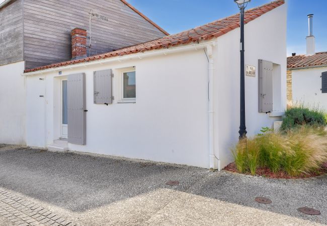 Studio in La Tranche-sur-Mer - Quiet location - 5min from La Terrière beach Studio in La Tranche-sur-Mer - Quiet location - 5min from La Terrière beach