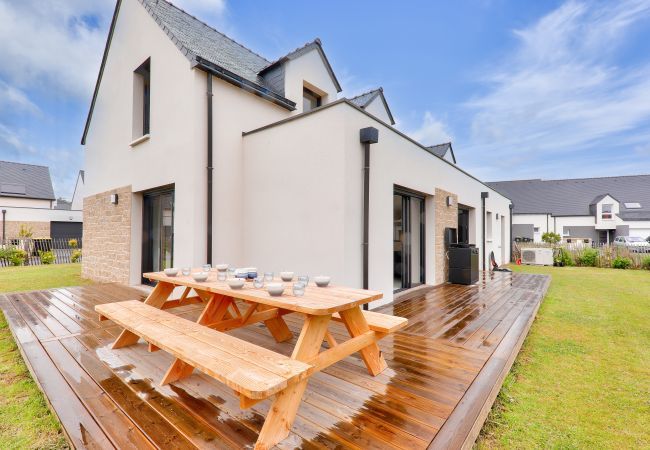 House in Saint-Philibert - 200m from the beach, large house for 10 House in Saint-Philibert - 200m from the beach, large house for 10
