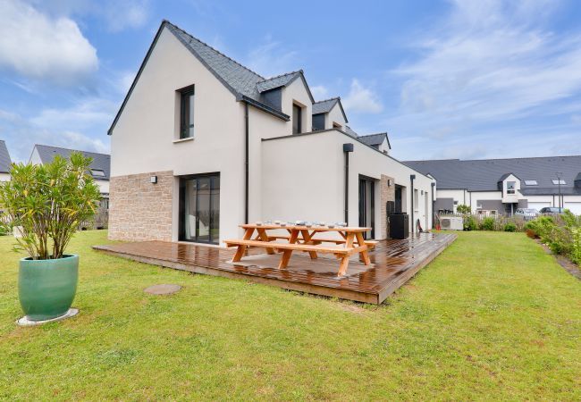 House in Saint-Philibert - 200m from the beach, large house for 10 House in Saint-Philibert - 200m from the beach, large house for 10