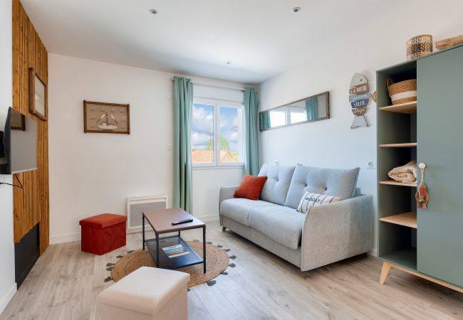 Studio in La Tranche-sur-Mer - 180m beach, lively area, studio for 2 people Studio in La Tranche-sur-Mer - 180m beach, lively area, studio for 2 people