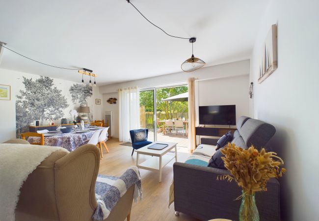 House in Les Sables-d´Olonne - House for 7, shared pool, 2km from the beach House in Les Sables-d´Olonne - House for 7, shared pool, 2km from the beach