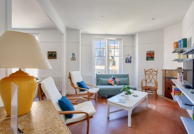 Apartment in Dinard - 400m from the beach, flat for 5 downtown Apartment in Dinard - 400m from the beach, flat for 5 downtown