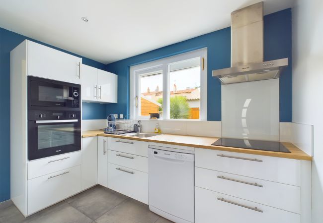 House in Les Sables-d´Olonne - 15 min by foot from the beach, house for 6 House in Les Sables-d´Olonne - 15 min by foot from the beach, house for 6