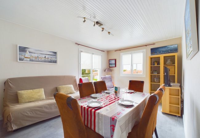 House in Bretignolles-sur-Mer - 300m from the beach, house for 5 House in Bretignolles-sur-Mer - 300m from the beach, house for 5