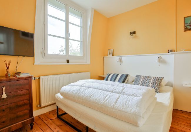 House in Dinard - 50m from Prieuré beach - Town house for 6  House in Dinard - 50m from Prieuré beach - Town house for 6