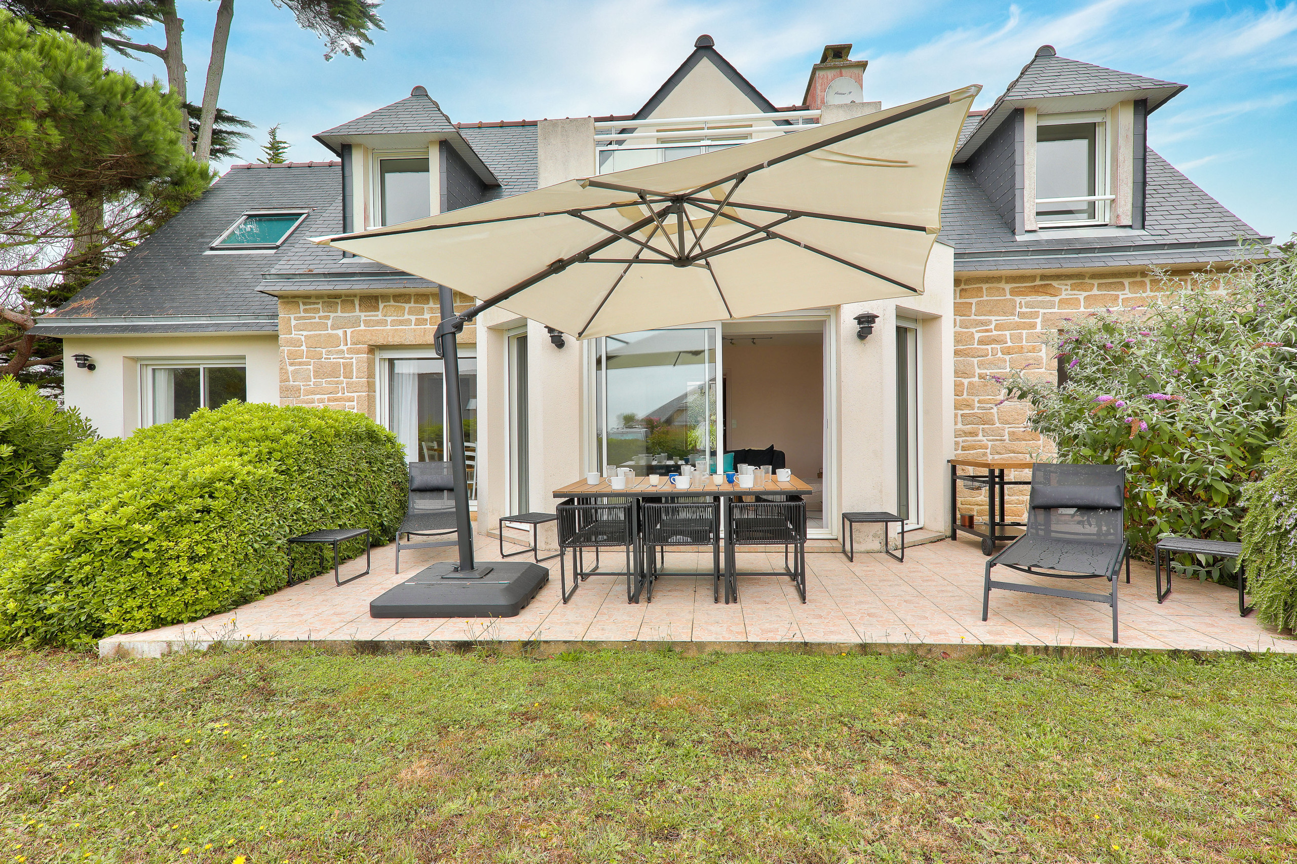  in Saint-Gildas-de-Rhuys - Sea view - 200m from the beach - House for 8
