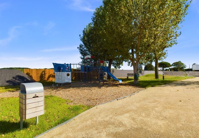 Chalet in Saint-Gilles-Croix-de-Vie - Cottage for 4  - 900m from the beach - Pool Chalet in Saint-Gilles-Croix-de-Vie - Cottage for 4  - 900m from the beach - Pool