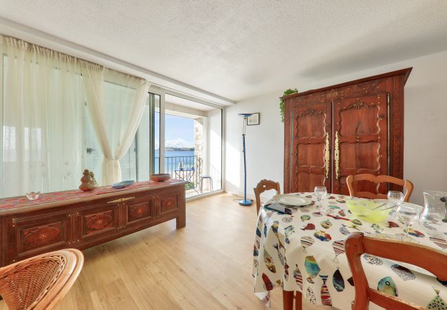 Apartment in Arzon - Facing the ocean- Arzon- Apartment for 4 Apartment in Arzon - Facing the ocean- Arzon- Apartment for 4