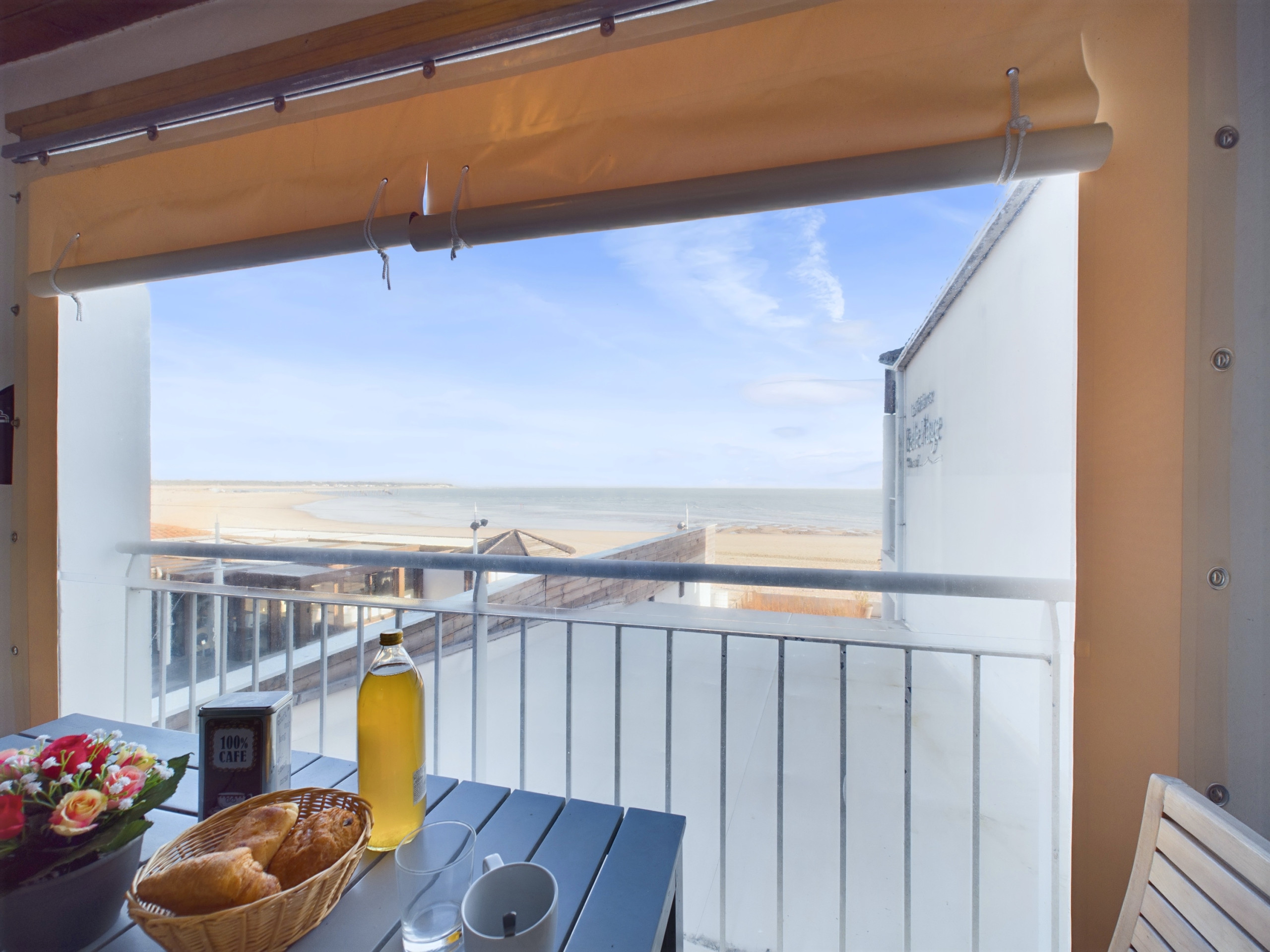 in La Tranche-sur-Mer - 50m from the beach, flat for 6, seaview