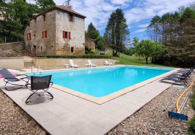 House in Saint-Paul-la-Roche - Large house for 8 - Peace and quiet - Pool