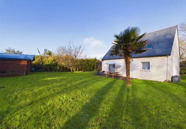 House in Plomeur - House for 8 in Plomeur - Large garden  House in Plomeur - House for 8 in Plomeur - Large garden