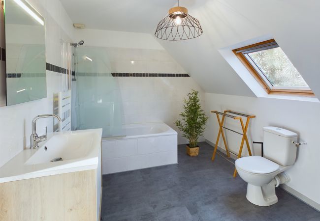 House in Plomeur - House for 8 in Plomeur - Large garden  House in Plomeur - House for 8 in Plomeur - Large garden