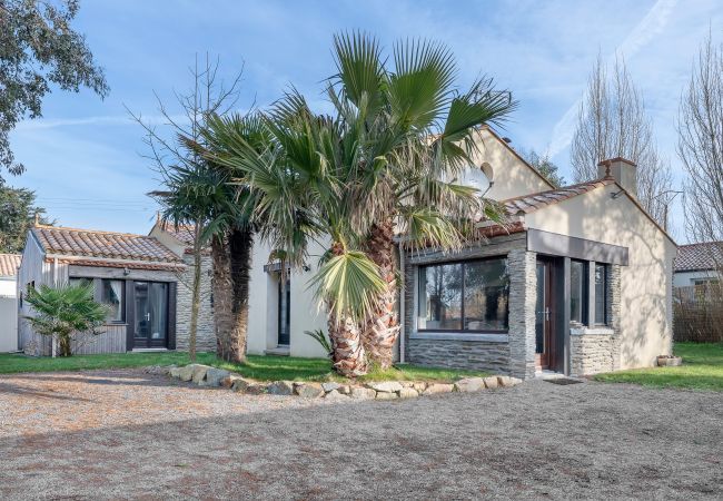 House in La Plaine-sur-Mer - House with an extension for 11 at 800m from the sea