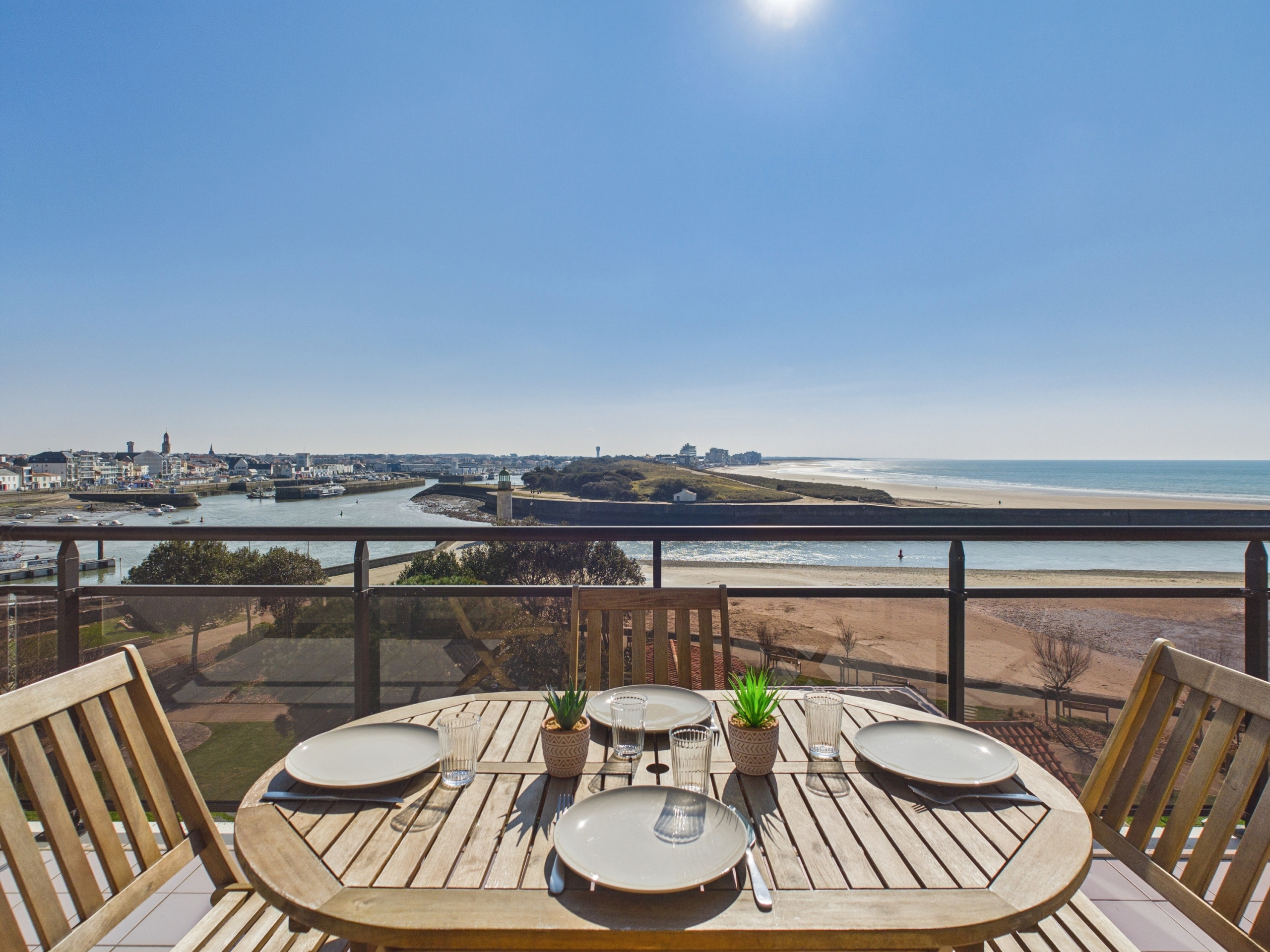  in Saint-Gilles-Croix-de-Vie - Superb sea and port view - 350m from the beach