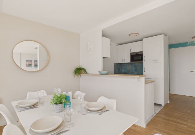 Apartment in Saint-Gilles-Croix-de-Vie - Superb sea and port view - 350m from the beach Apartment in Saint-Gilles-Croix-de-Vie - Superb sea and port view - 350m from the beach