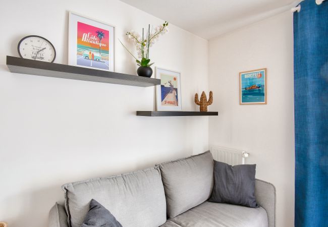 Apartment in Dinard - Apartment for 2 - terrace - 800m from the beach Apartment in Dinard - Apartment for 2 - terrace - 800m from the beach