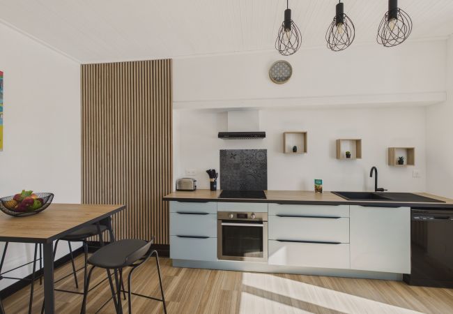 House in Treffiagat - House for 6, 200m from the port and the beach House in Treffiagat - House for 6, 200m from the port and the beach