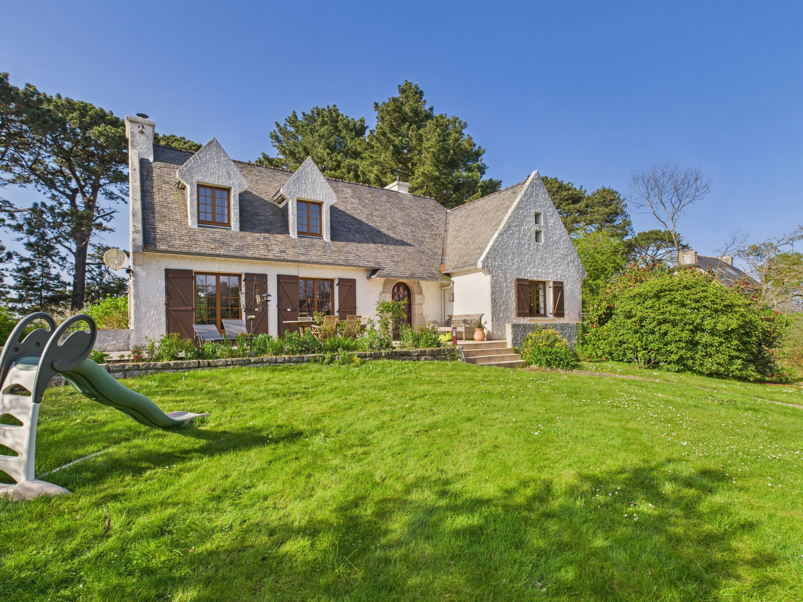  in Louannec - House for 10 with large garden, 250m from the sea