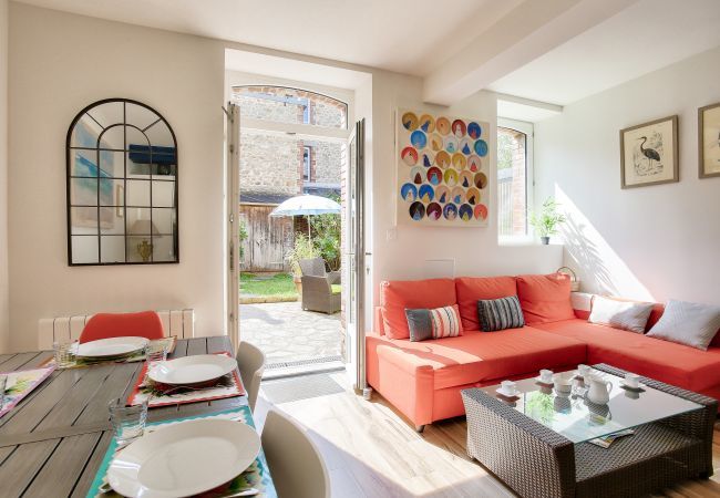 House in Dinard - 250 m to Prieuré beach – garden – house for 6 House in Dinard - 250 m to Prieuré beach – garden – house for 6