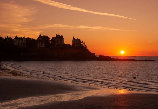 House in Dinard - 250 m to Prieuré beach – garden – house for 6 House in Dinard - 250 m to Prieuré beach – garden – house for 6